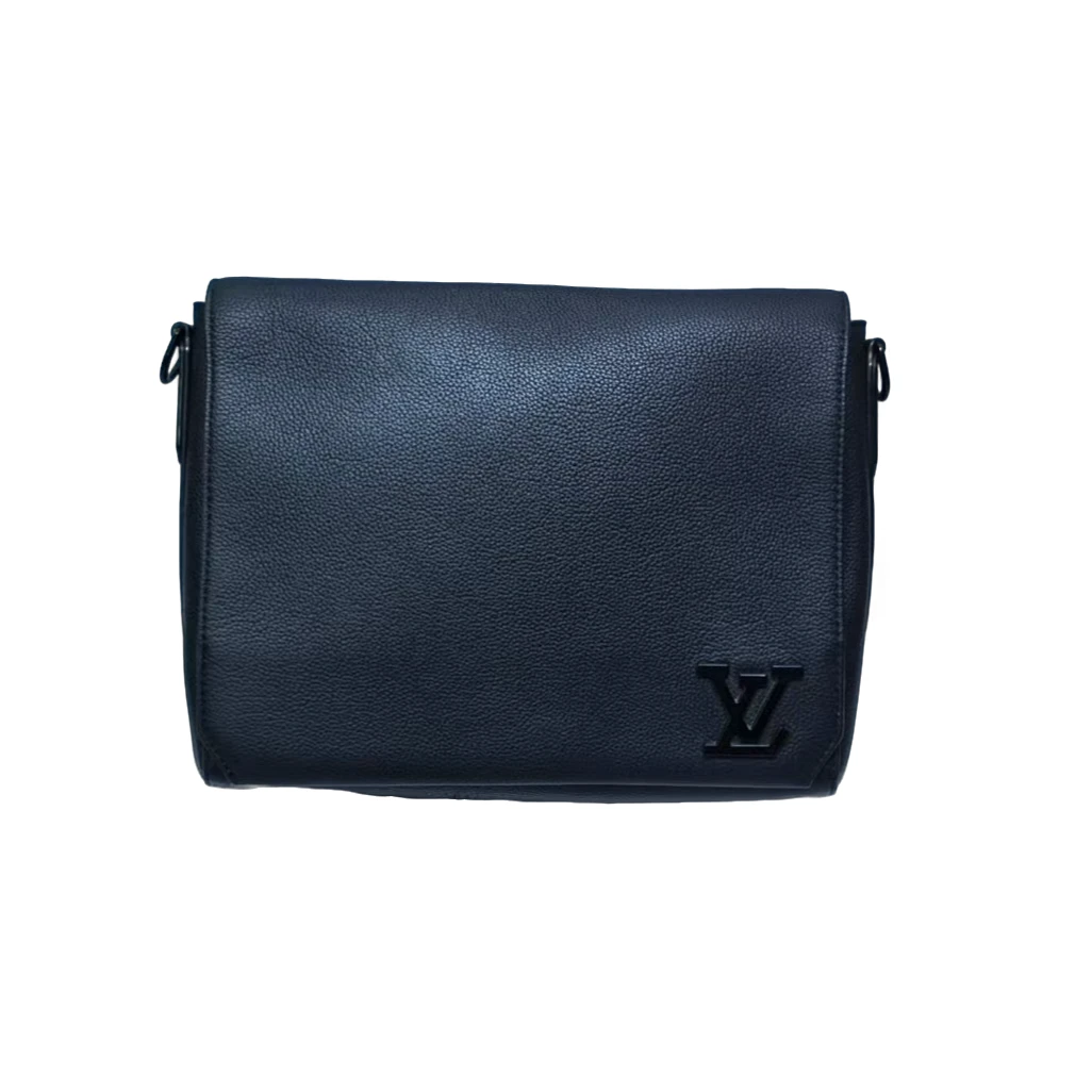 95新 LouisVuitton/路易威登 LV黑色全皮新款芯片翻盖邮差包（776）
