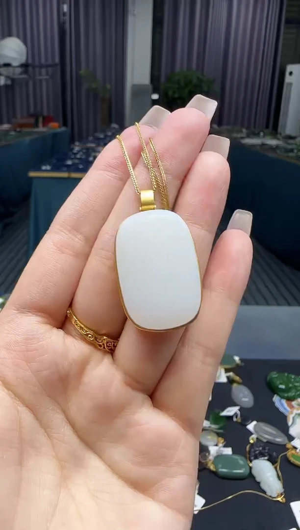 和田玉18K金镶嵌挂件1