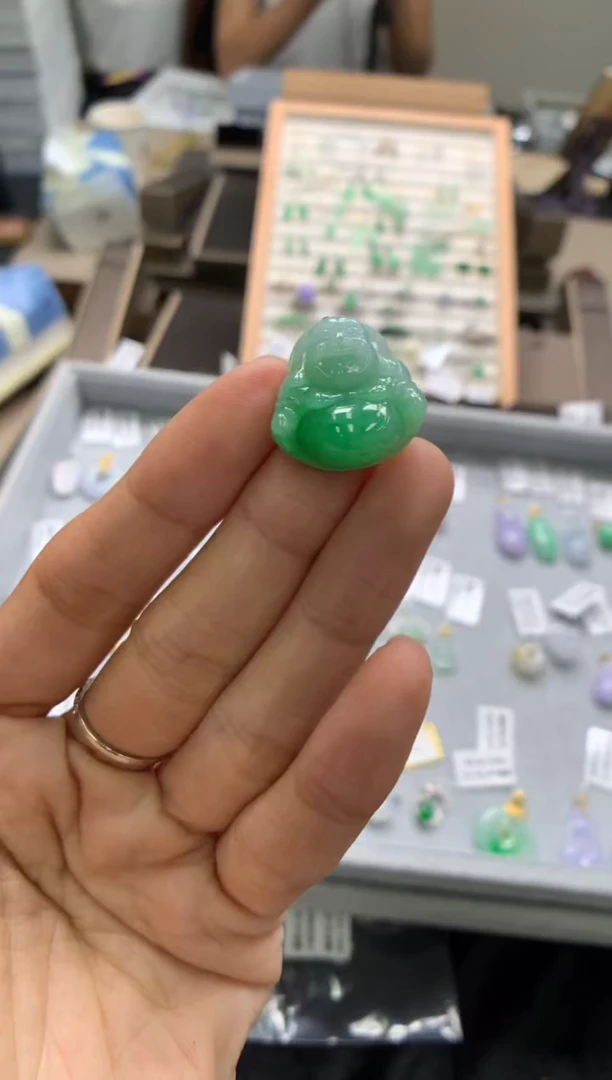 颈饰未镶嵌翡翠佛公