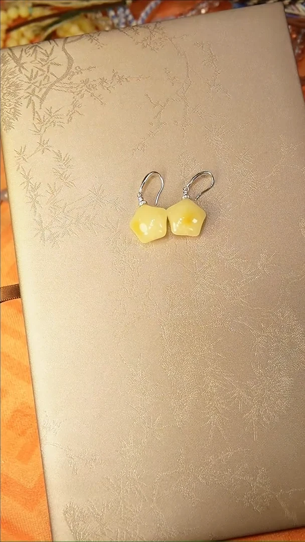 【闪购商品】琥珀耳饰银S925镶嵌耳饰