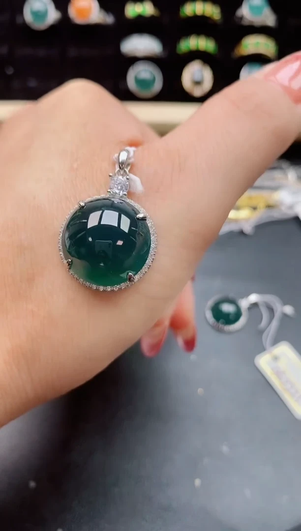 【闪购商品】翡翠吊坠(赠链)银S925镶嵌585080