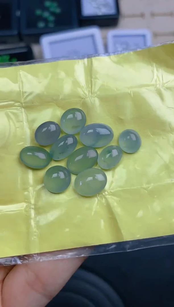定制翡翠未镶嵌天然翡翠蛋面18