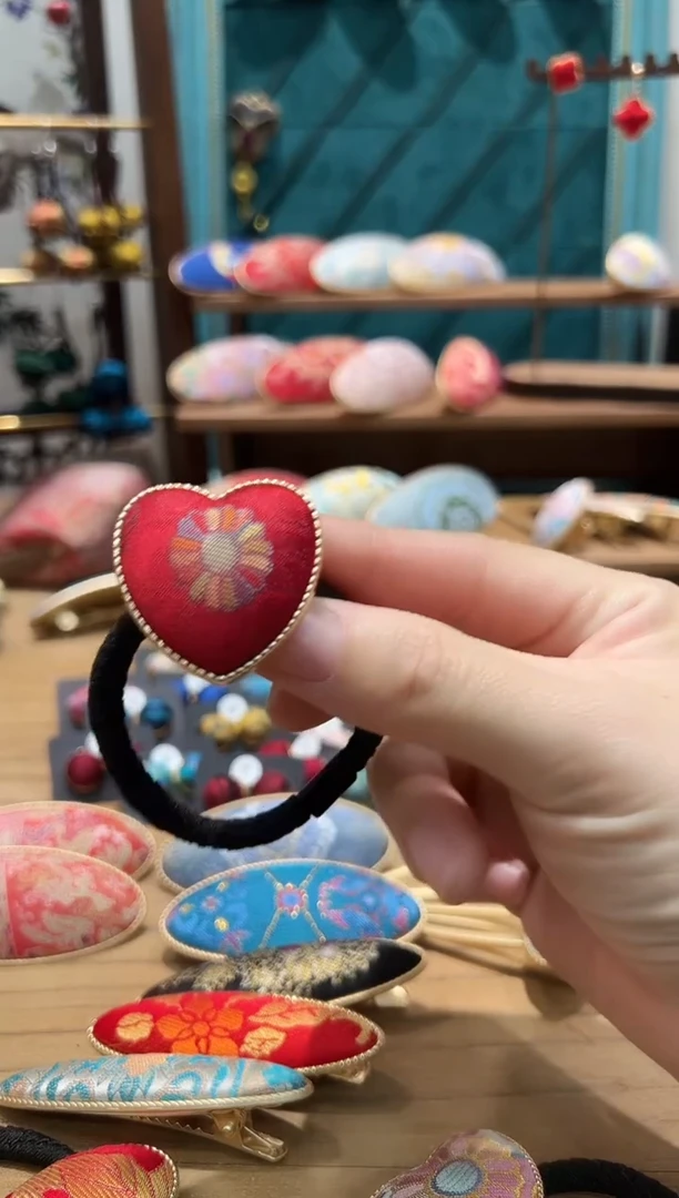 【闪购商品】【一物一拍专车】彩菱宝相爱心发绳一个