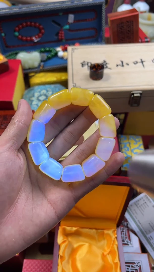 【闪购商品】蜜蜡裸石未镶嵌————————大黄方手串