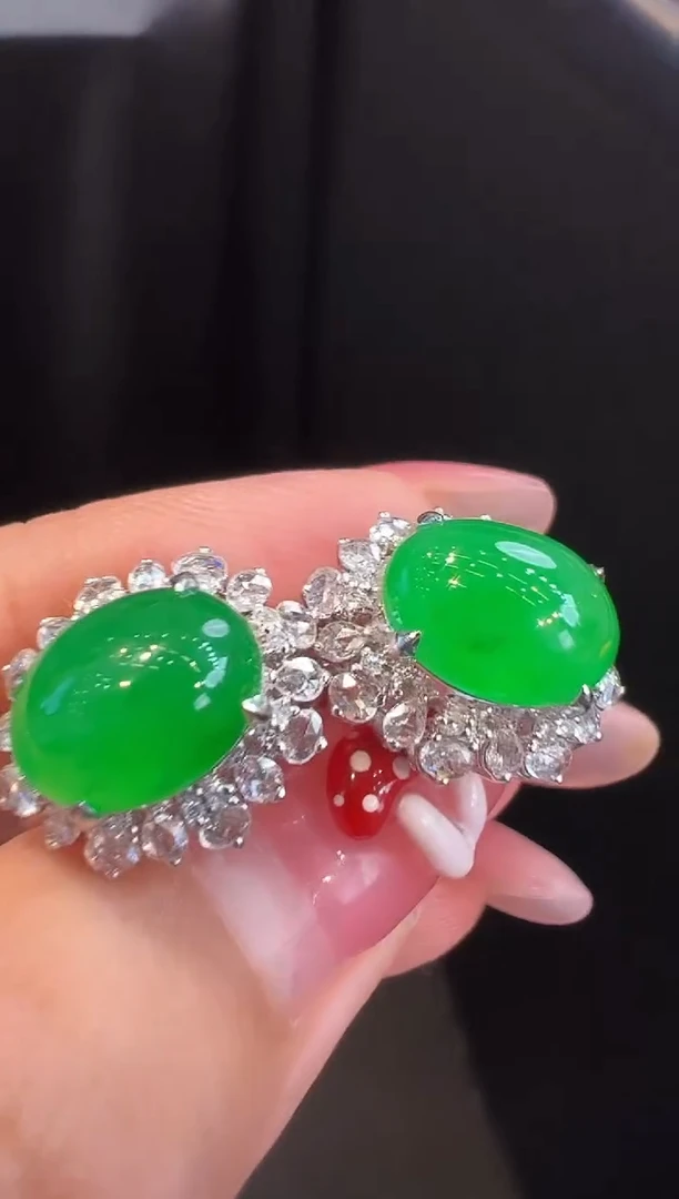 18K金镶嵌翡翠耳饰耳饰