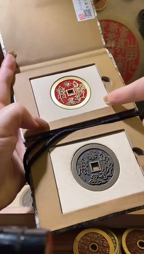 铜老君95分点砂和传世2枚1对+脖挂2条