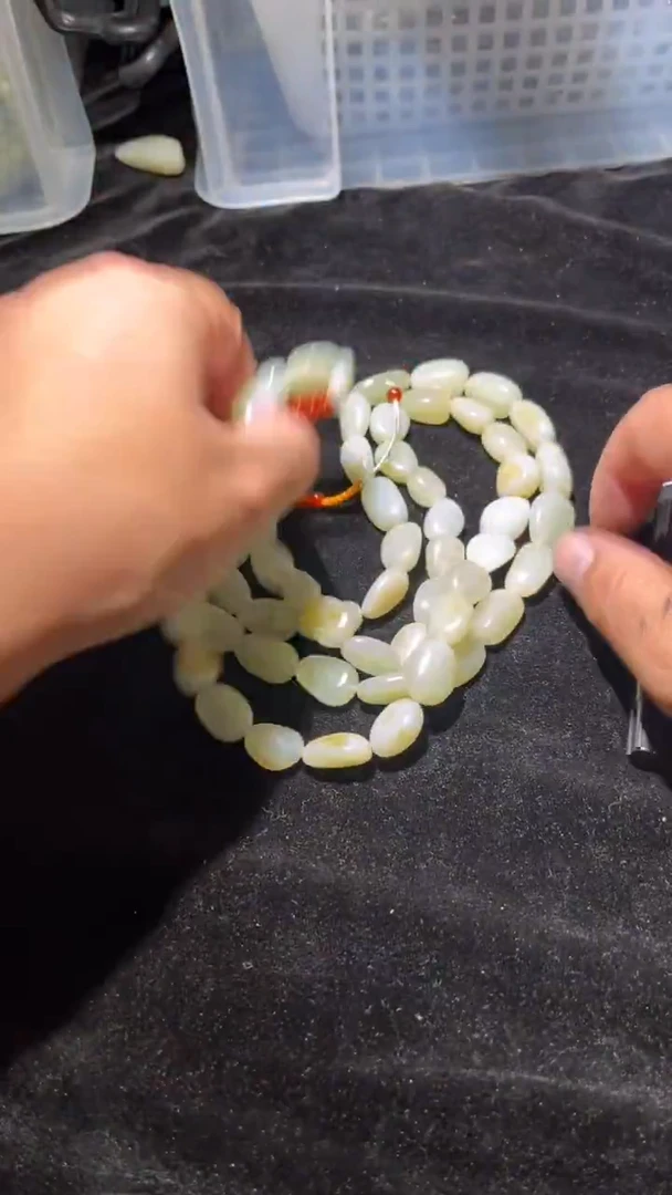 颈饰未镶嵌和田玉手串