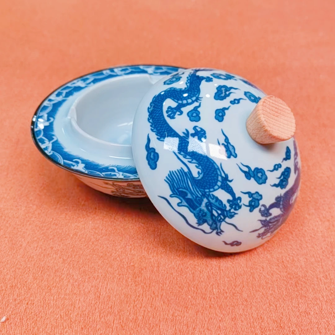 青花瓷双龙戏珠烟灰缸122