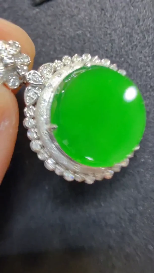 吊坠(不含链)18K金镶嵌翡翠多样性团购发一件