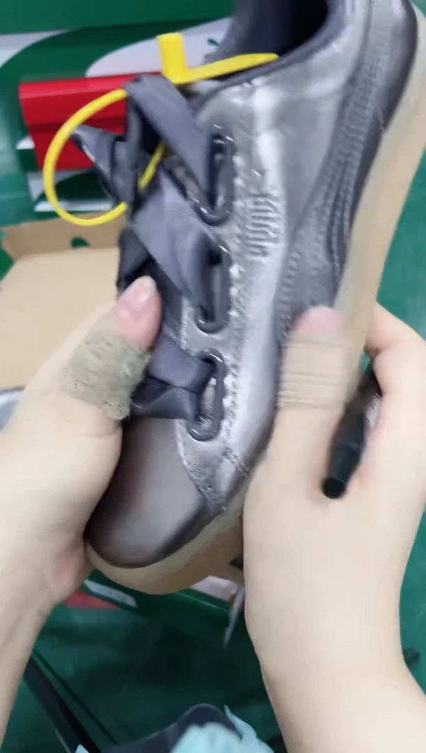 彪马时尚休闲运动鞋35.5M  C156