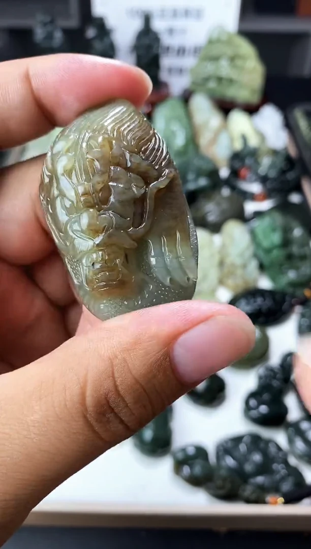 颈饰未镶嵌和田玉1