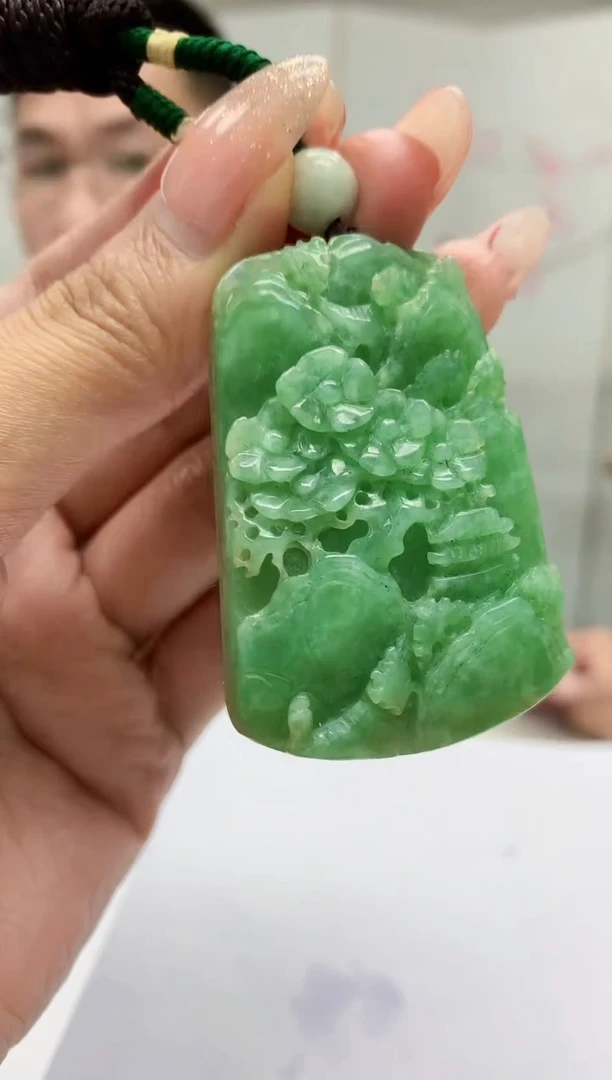 【闪购商品】定制翡翠未镶嵌5152MM-毛货挂件130