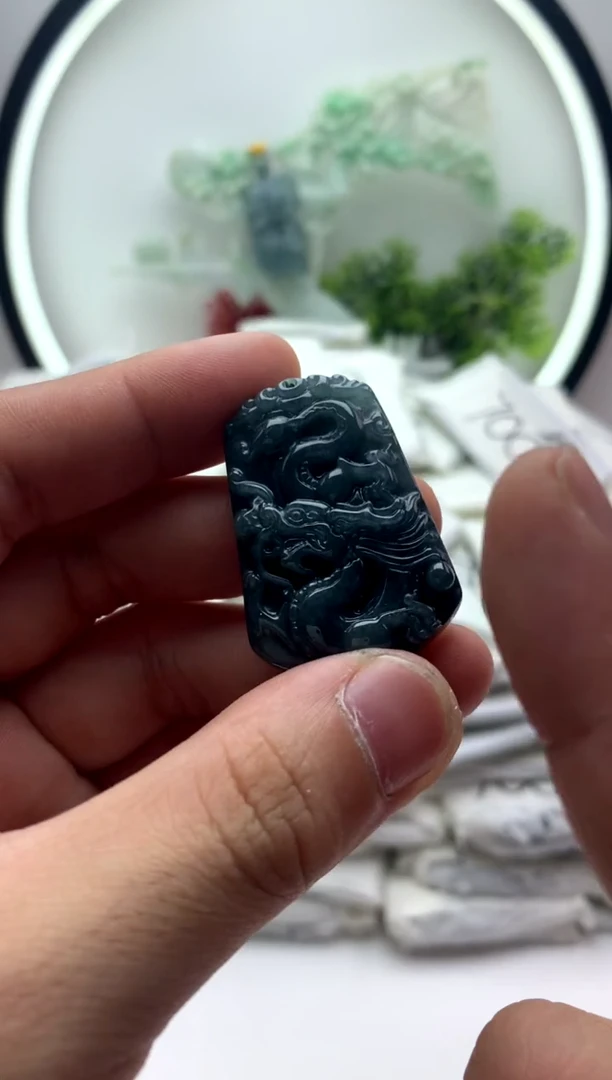 翡翠未镶嵌颈饰挂件【品质一般介意慎拍】