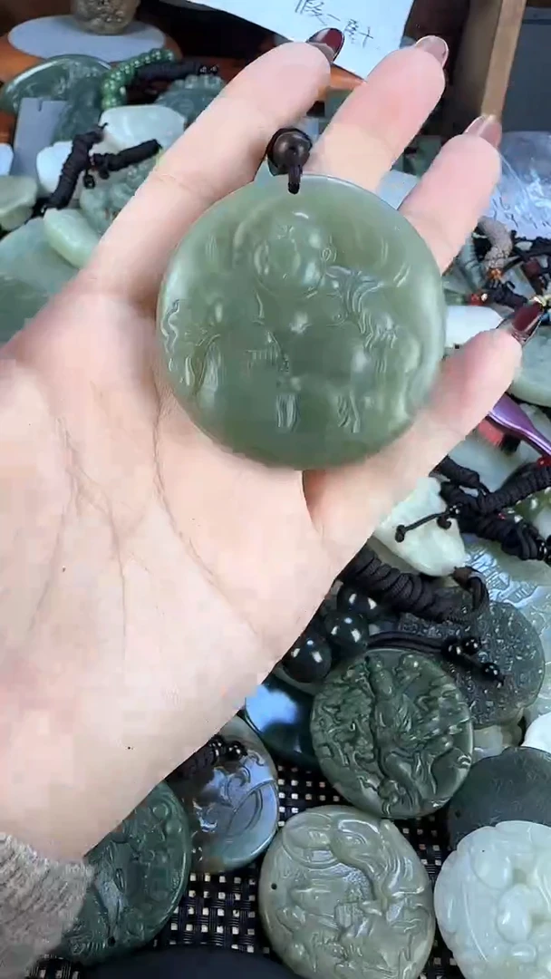 颈饰未镶嵌和田玉1