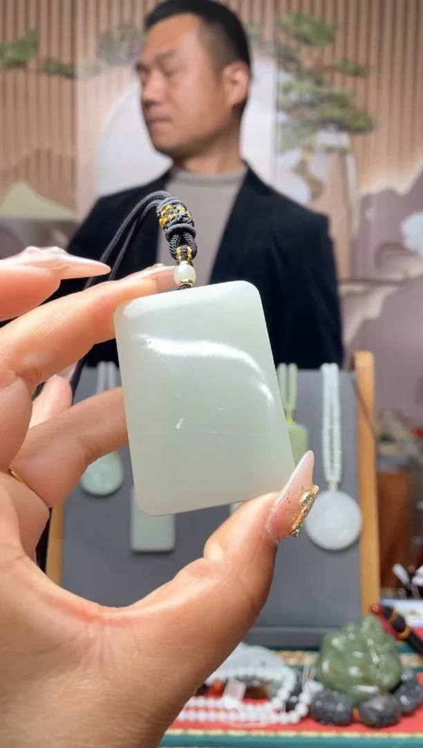 【闪购商品】和田玉颈饰未镶嵌一