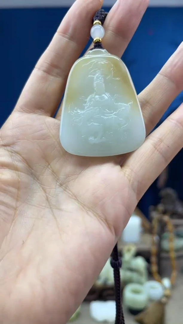 和田玉未镶嵌颈饰1