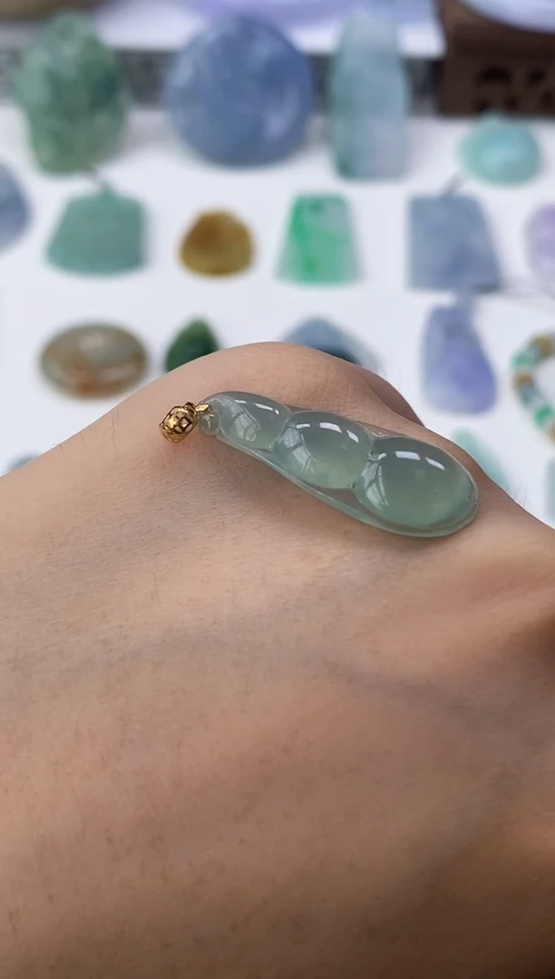 未镶嵌定制翡翠福豆