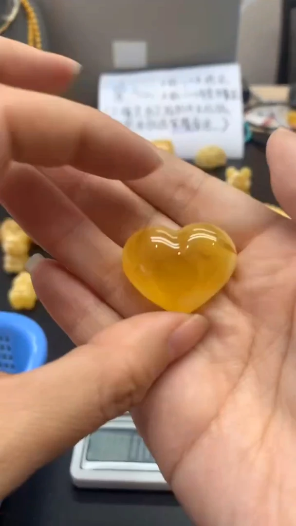 未镶嵌琥珀珠宝奇石1004