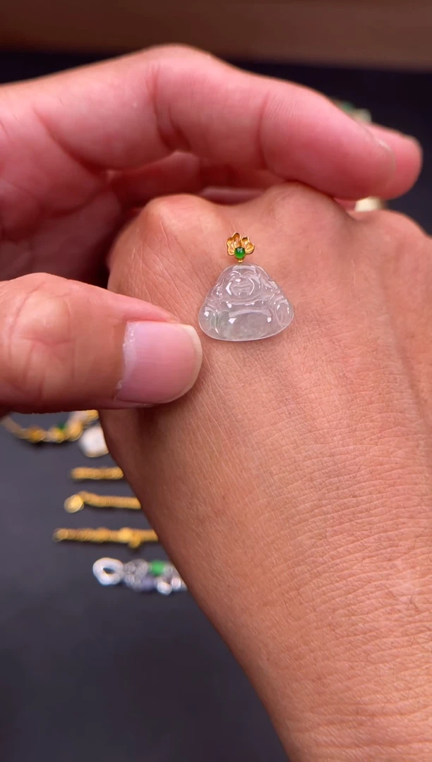 颈饰18K金镶嵌翡翠翡翠A货 闪购多样性