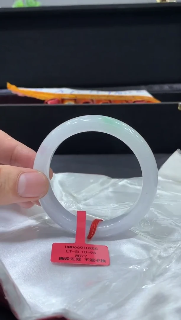 未镶嵌手镯翡翠翡翠手镯