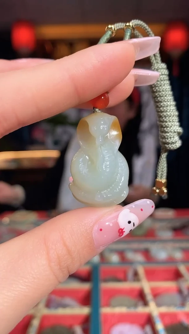 【闪购商品】和田玉颈饰未镶嵌蛇