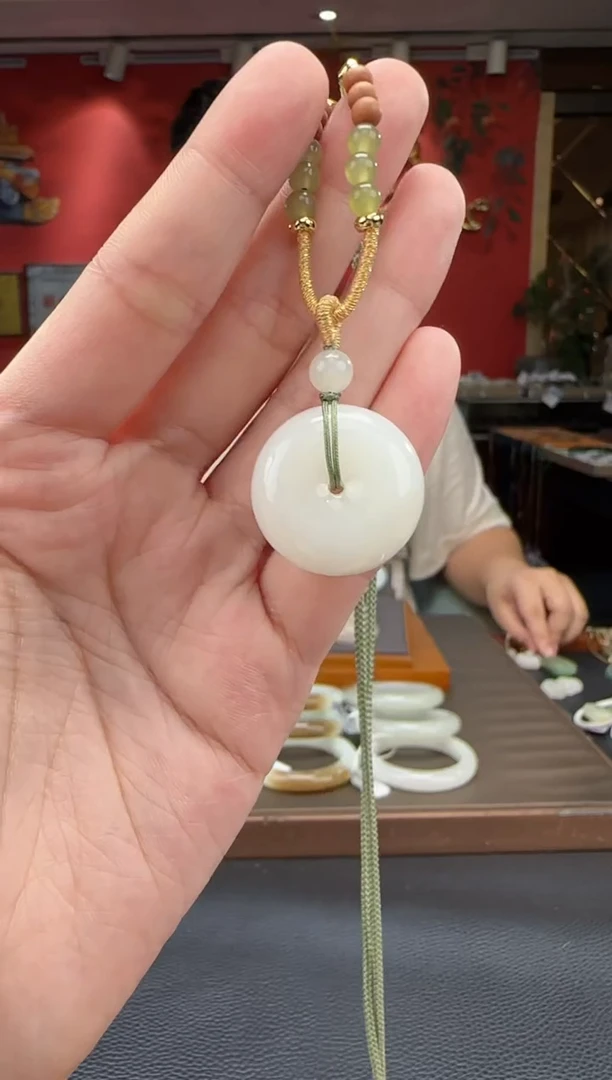 和田玉未镶嵌颈饰白玉平安扣