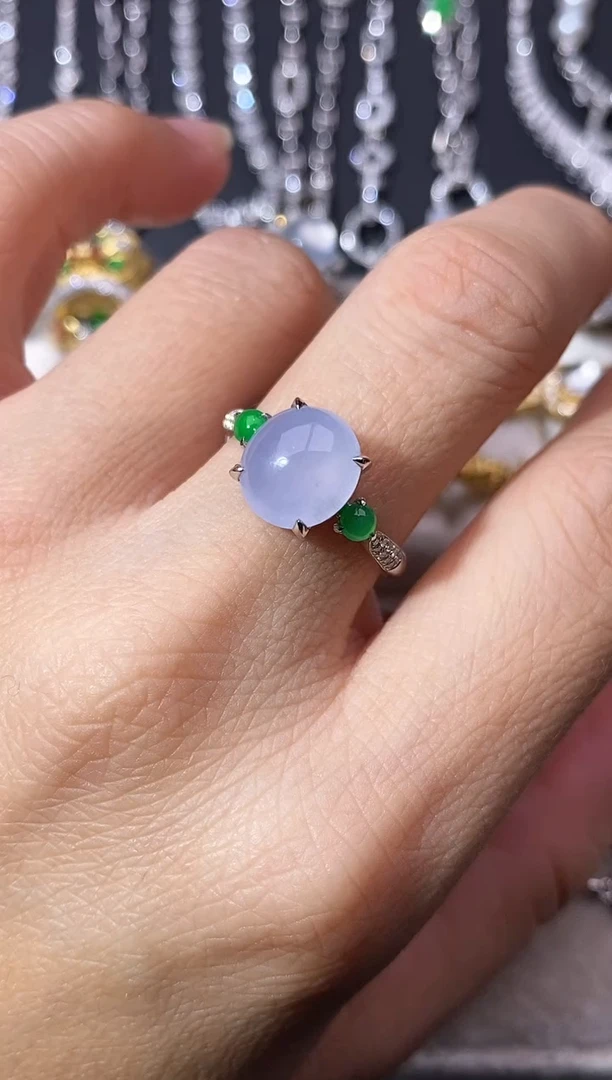 18K金镶嵌戒指翡翠戒指