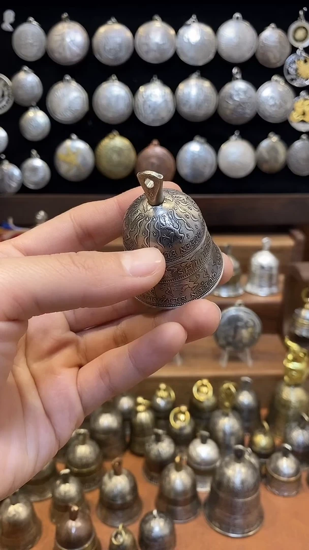 藏**己女王母亲诞辰铃铛全品