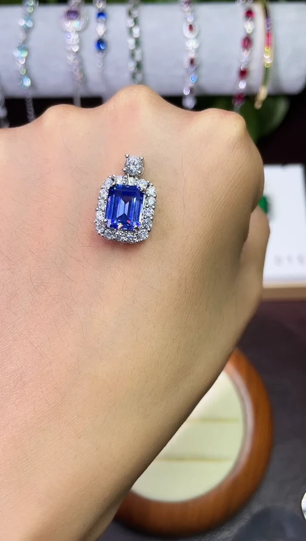 合金合成钻石蓝宝吊坠