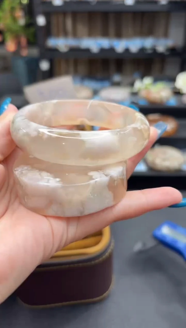 未镶嵌手镯石英质玉735(62圈赠送镯心)