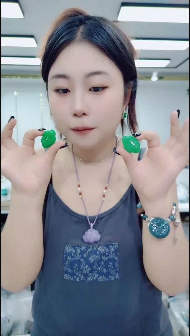 翡翠未镶嵌颈饰0878如意锁吊坠