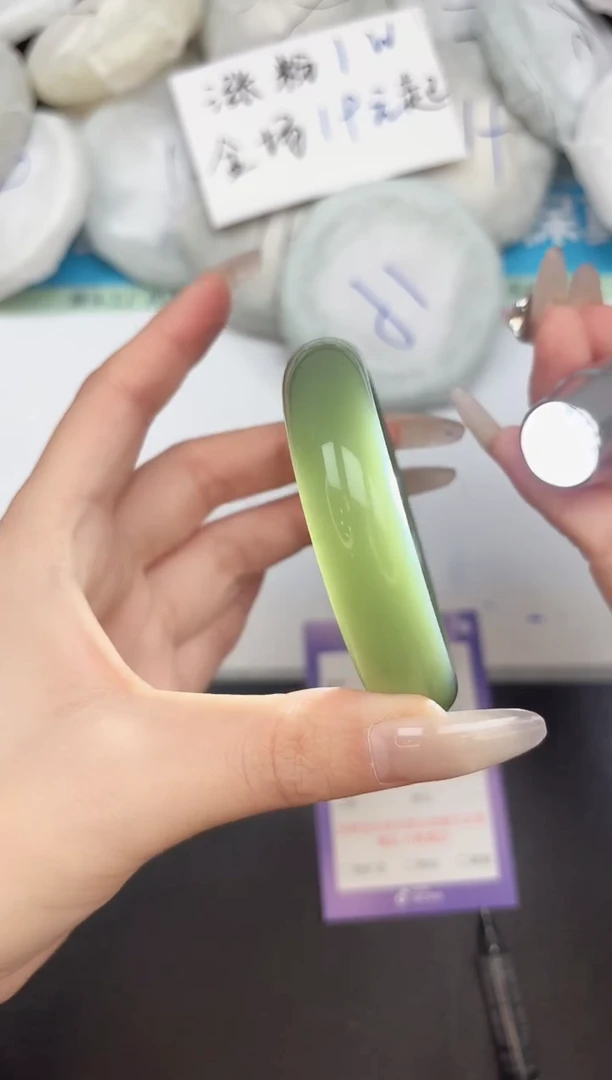 未镶嵌手镯石英质玉198-55-56