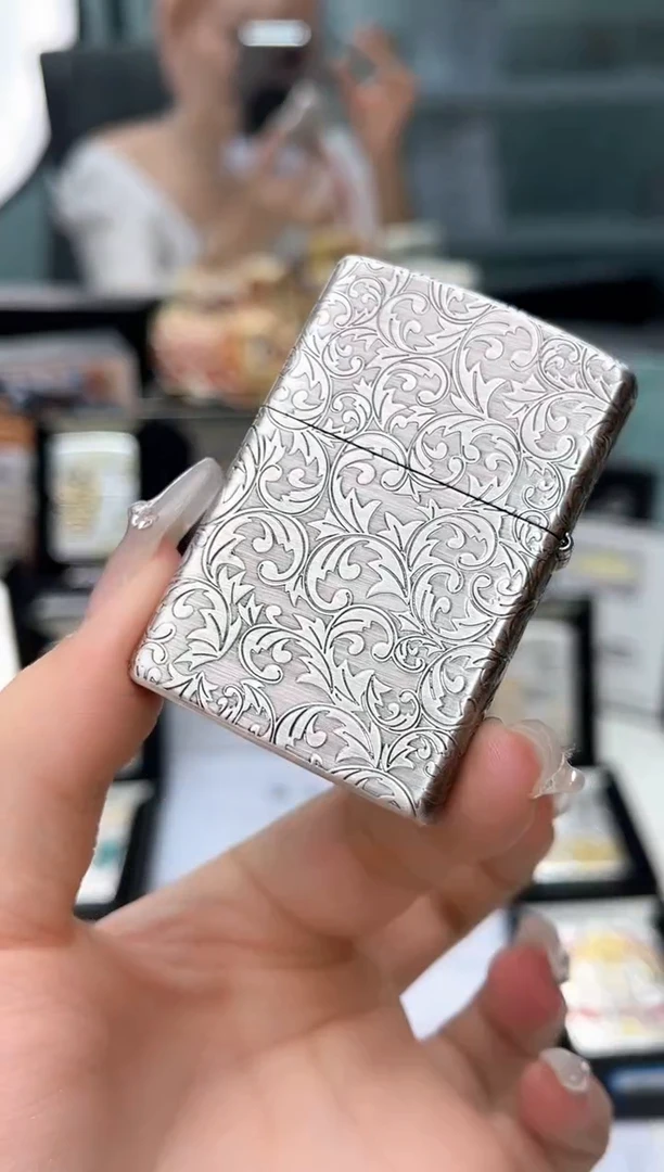 铜Zippo  古银唐草