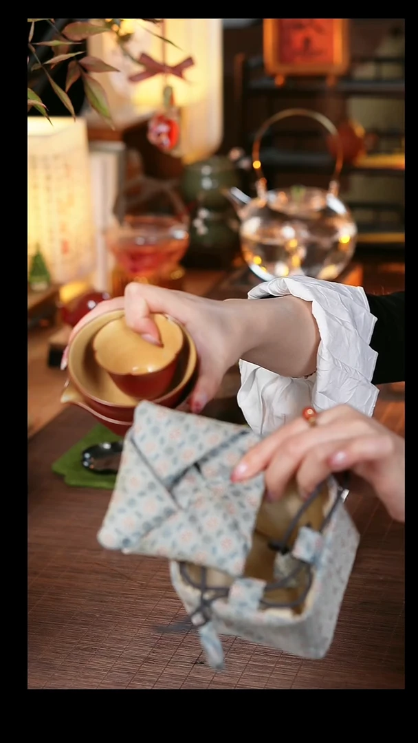 【闪购商品】宫墙红 矮花口杯 旅行套装
