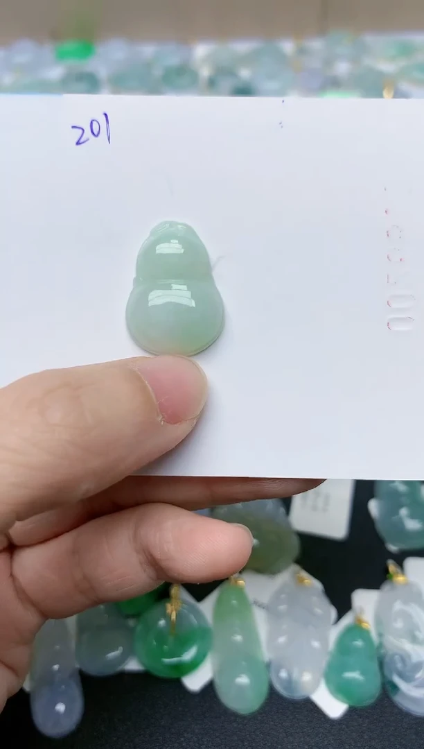 【闪购商品】翡翠颈饰未镶嵌天然翡翠A货