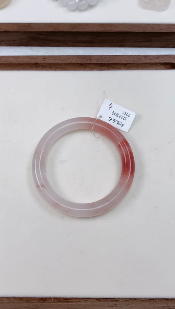 【闪购商品】石英质玉手镯未镶嵌25