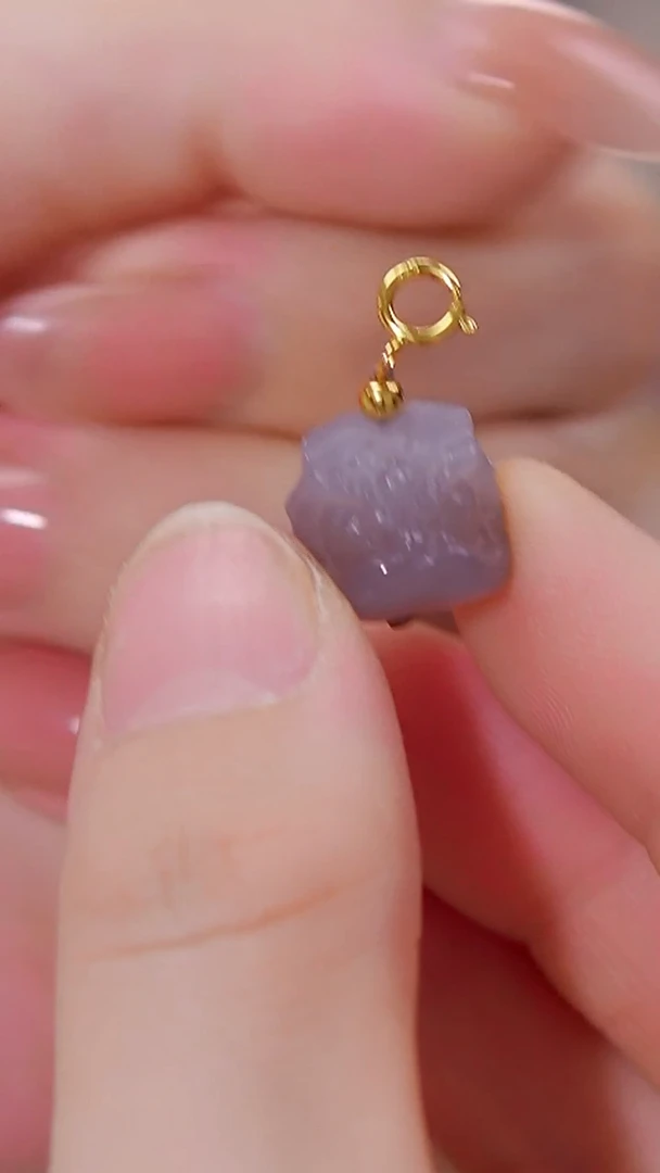 颈饰未镶嵌和田玉吊坠