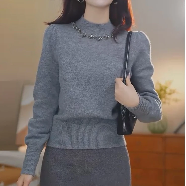 时尚轻奢钉珠半高领针织打底衫女装冬季新款洋气内搭气质长袖毛衣