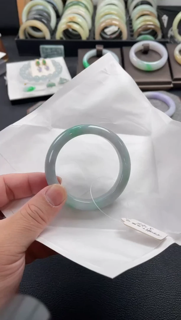 【闪购商品】翡翠手镯未镶嵌54 有纹裂