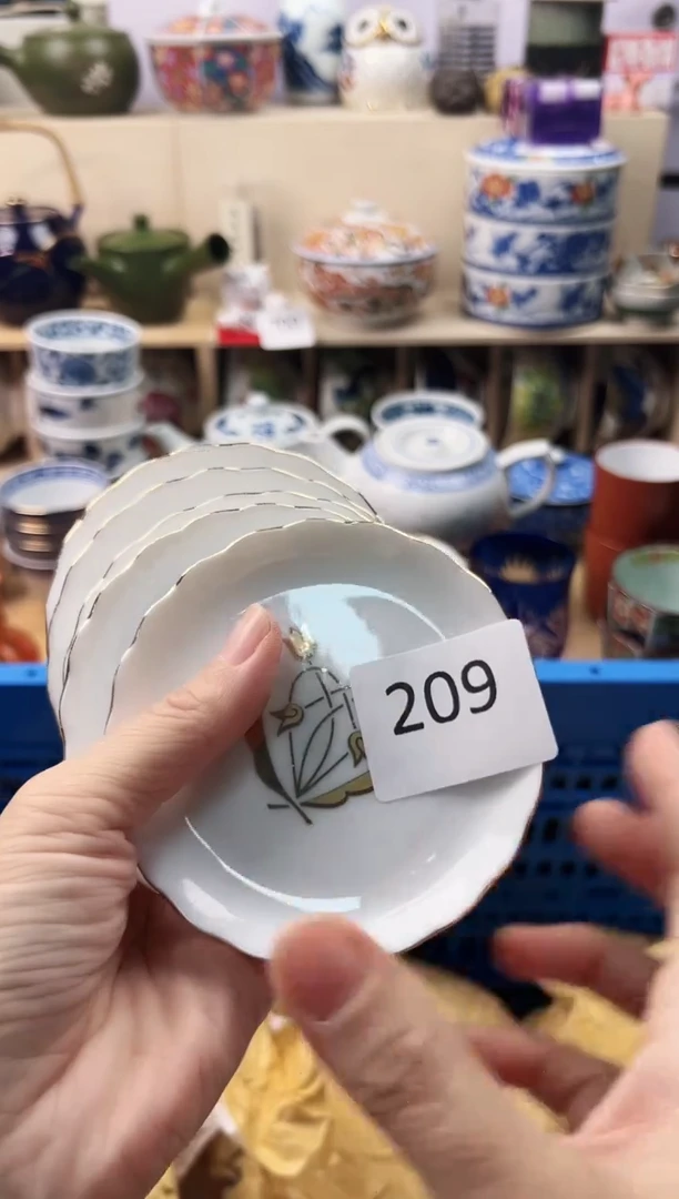 瓷片小****?你好你好你好你好