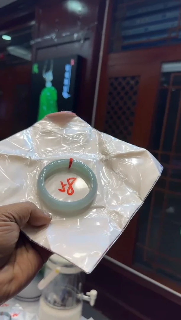 未镶嵌手镯翡翠手镯