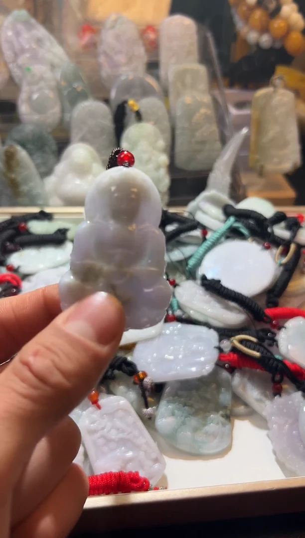 颈饰未镶嵌翡翠1