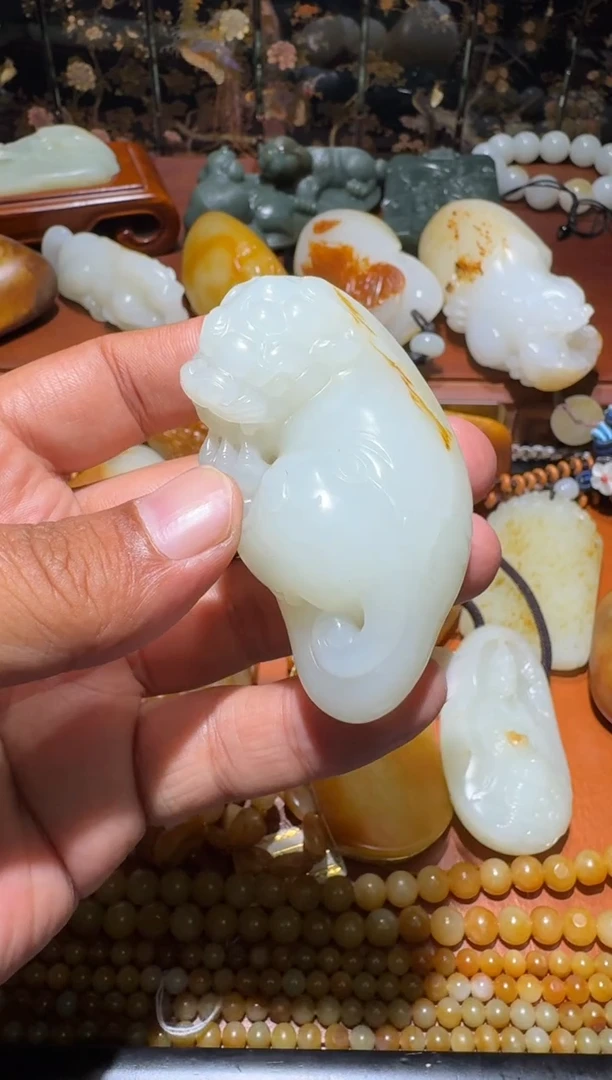 和田玉未镶嵌颈饰貔貅