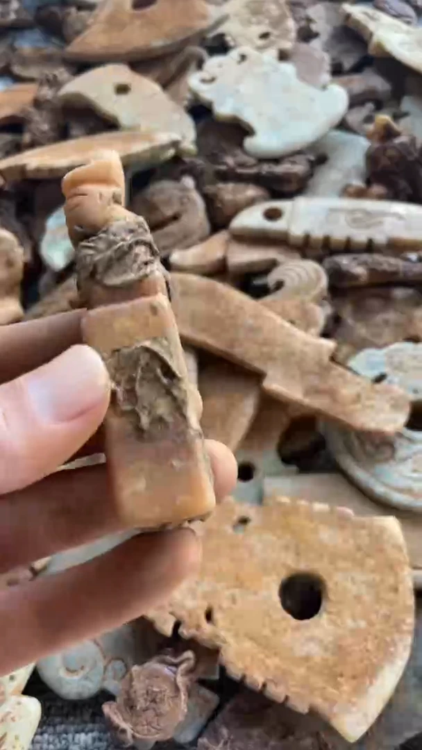 和田玉（糖玉）未镶嵌挂件东顺摆件链接1524654654