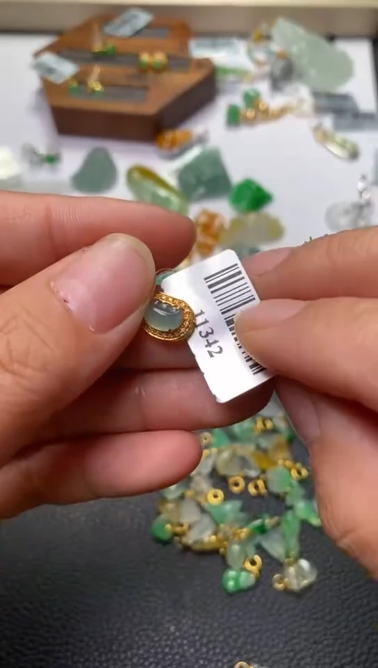 翡翠18K金镶嵌吊坠(不含链)翡翠净货11342