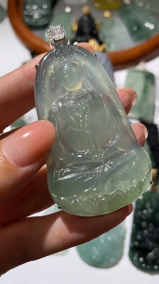 18K金镶嵌挂件翡翠303794