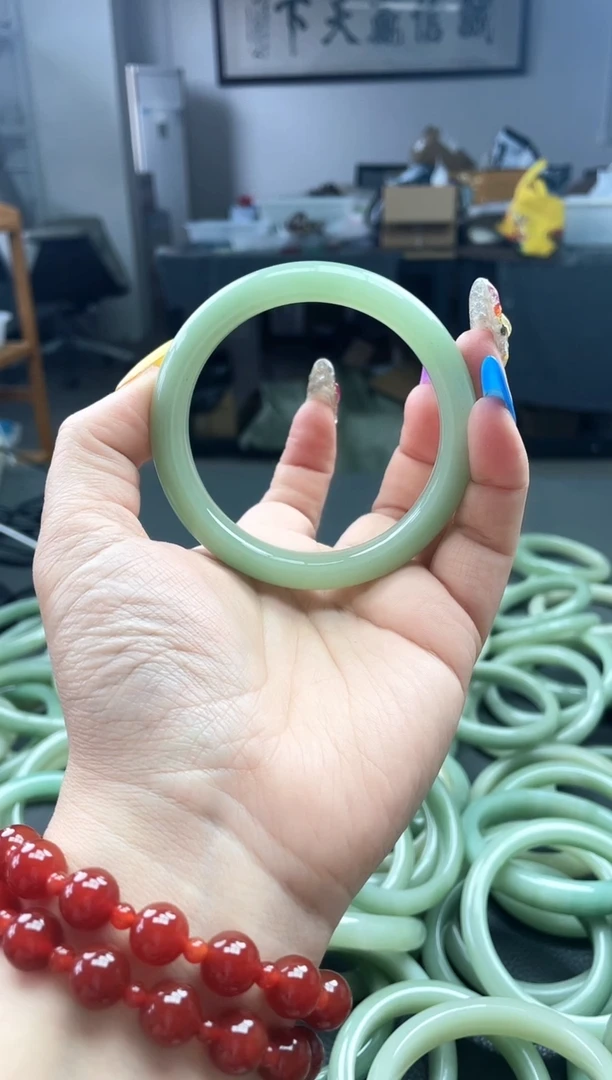 未镶嵌密玉绿镯子密玉（石英质玉）水**青水墨丹青