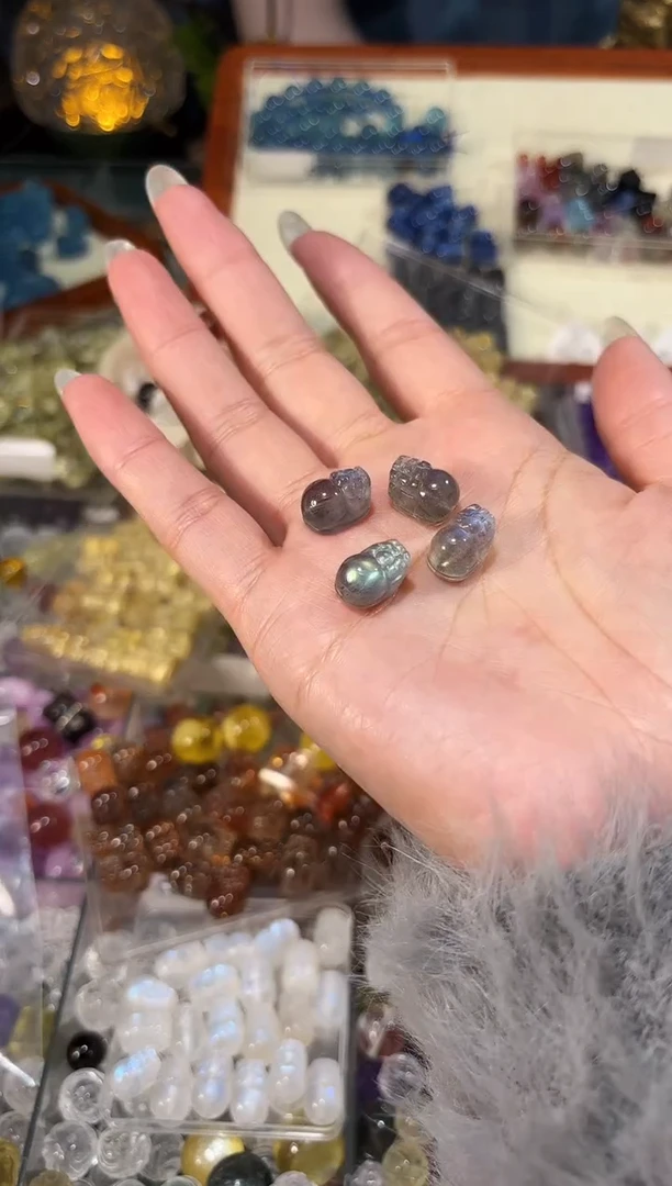 【闪购商品】水晶手串未镶嵌A83灰月貔貅一颗约卡9