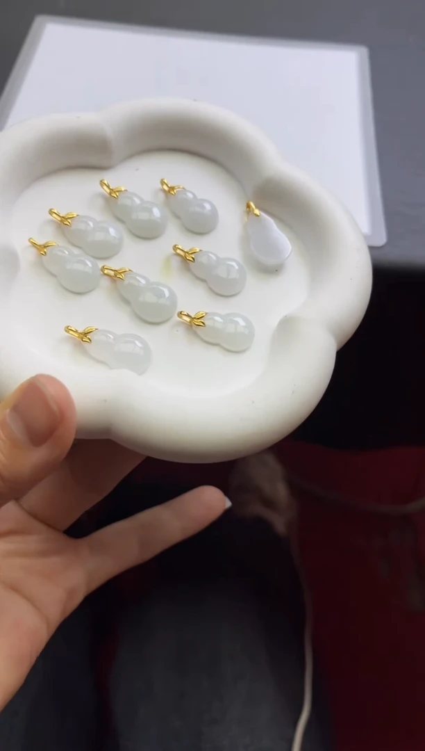 【闪购商品】翡翠颈饰银S925镶嵌V35多样性发一件/配绳子