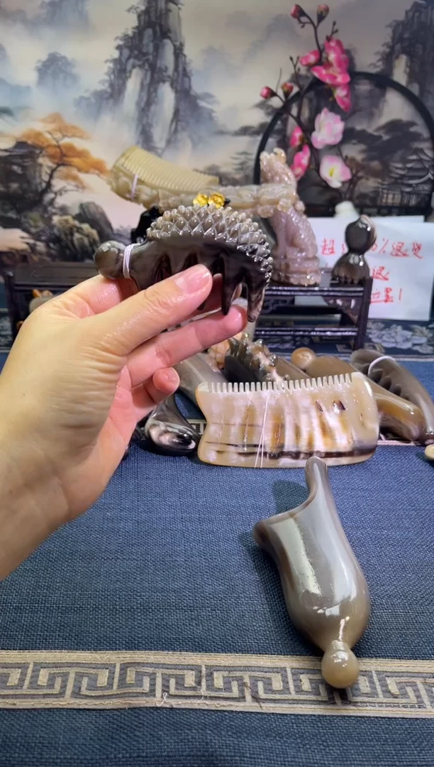云南老白水黑金刚刺猬梳